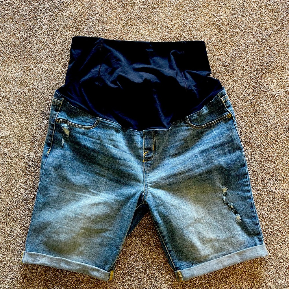 Maternity shorts